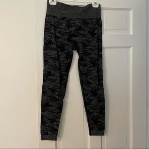 GYMSHARK BLACK CAMO LEGGINGS
